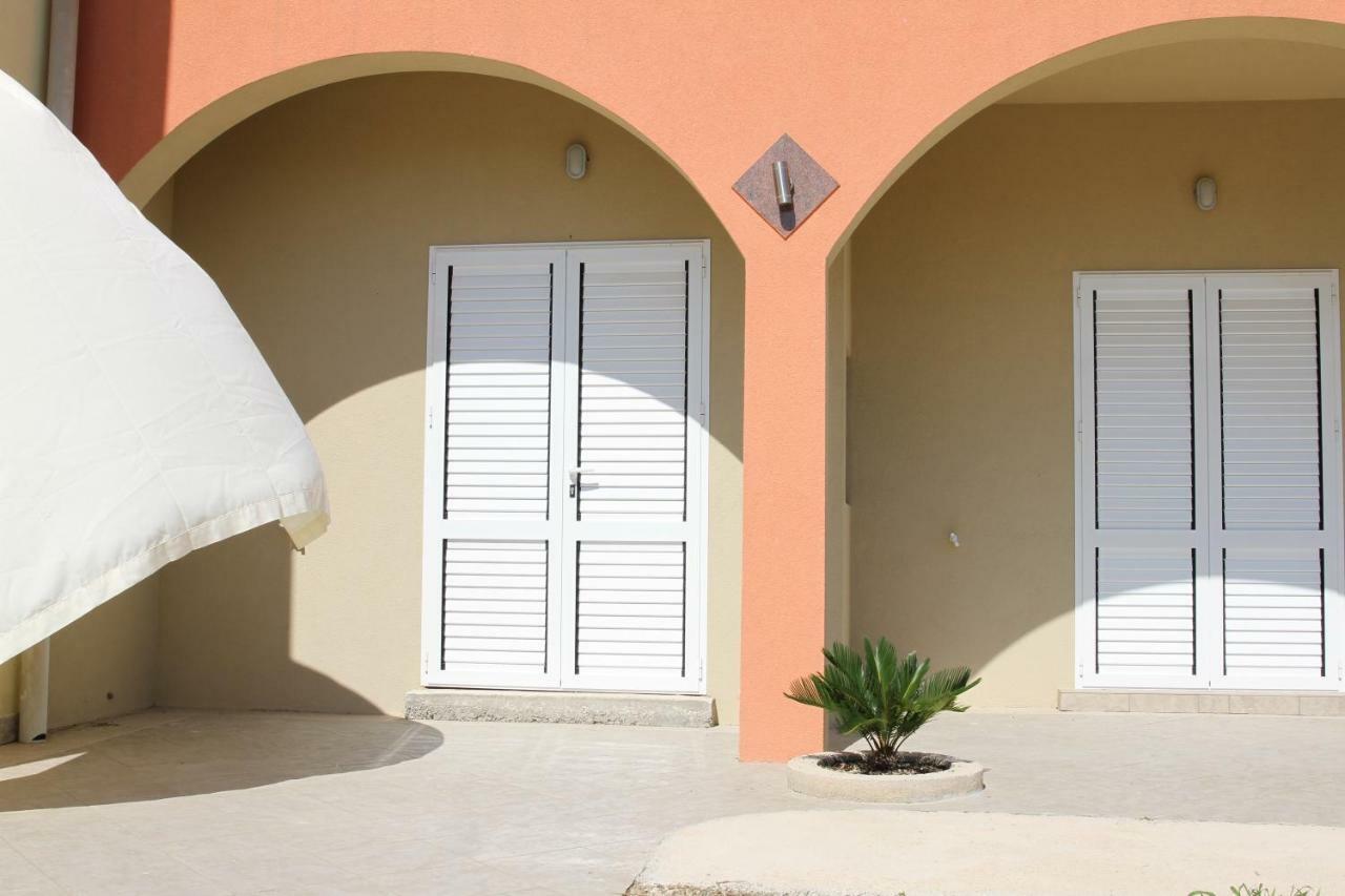 Apartmani Subasic Pag Town Exterior photo