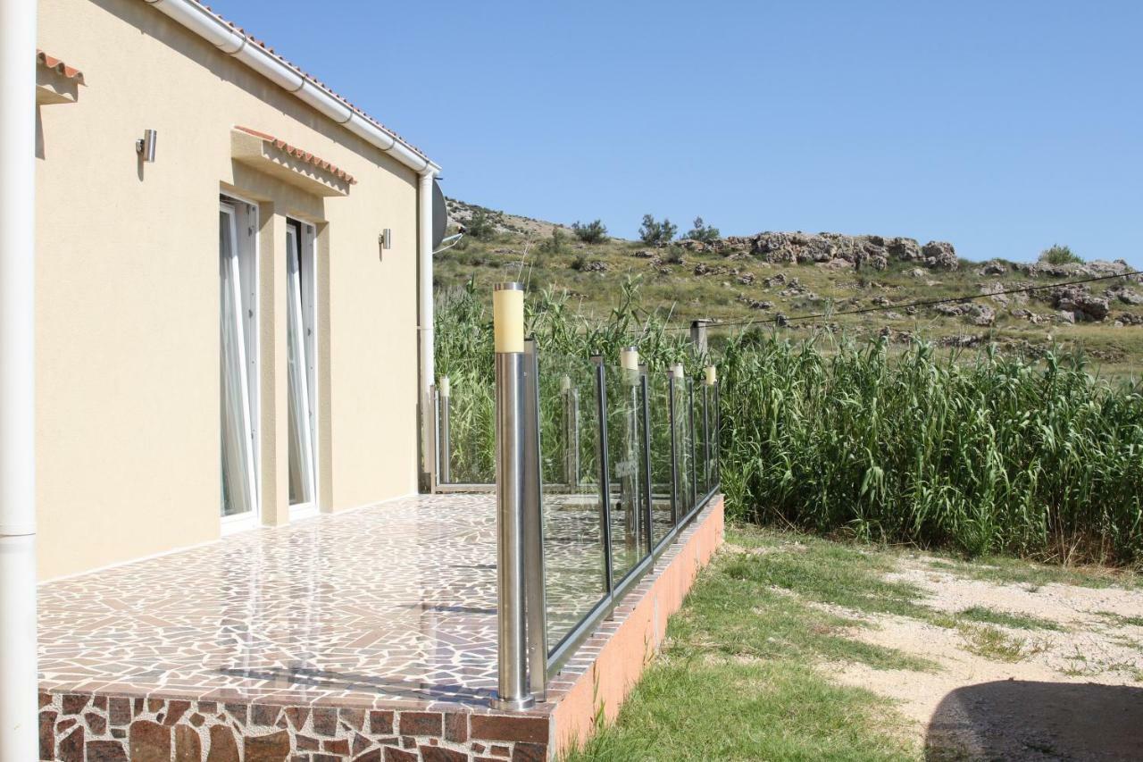 Apartmani Subasic Pag Town Exterior photo