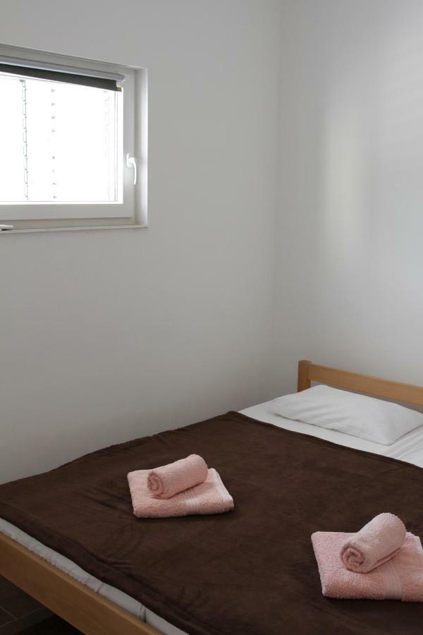 Apartmani Subasic Pag Town Exterior photo