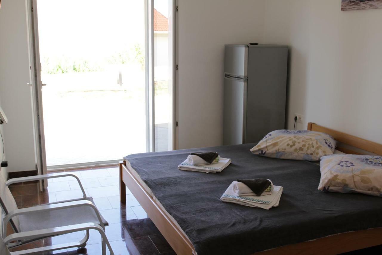 Apartmani Subasic Pag Town Exterior photo
