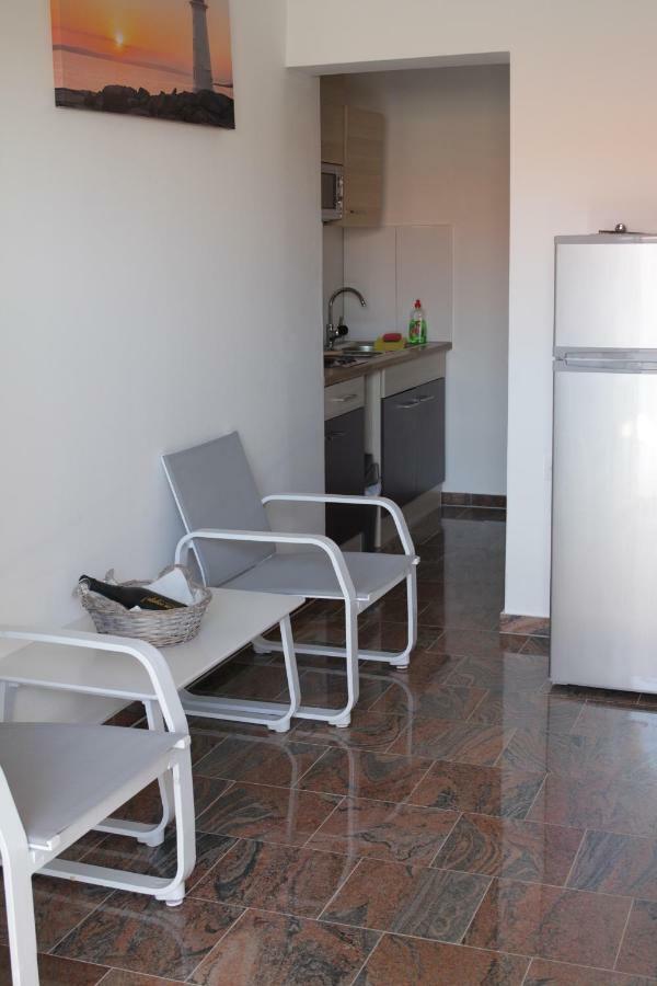 Apartmani Subasic Pag Town Exterior photo